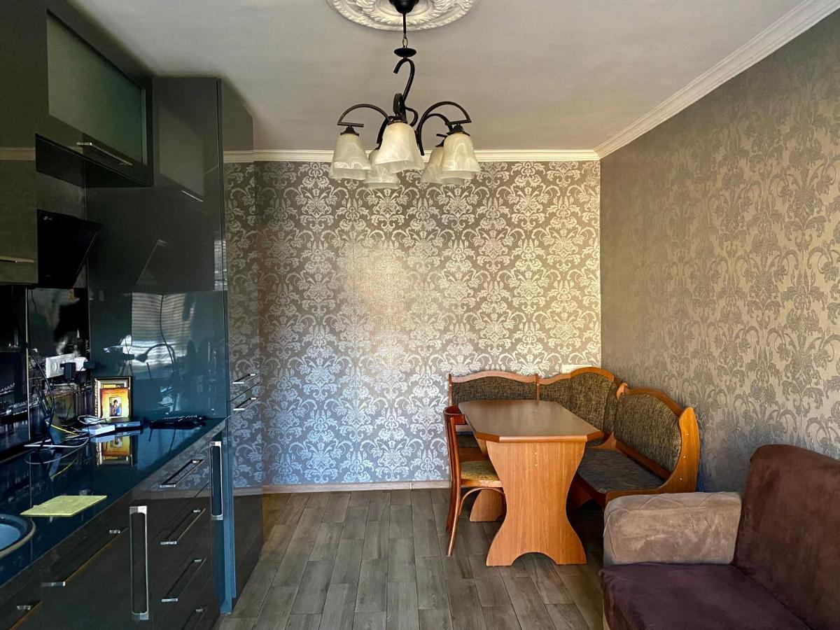 Apartment In Kutaisi Varlamishvili Buitenkant foto